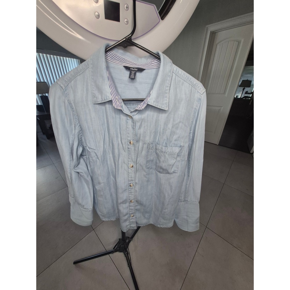 Hatley Womens Light Wash Lyocell Denim Button Down Shirt Small Blue Striped Trim - Picture 10 of 10